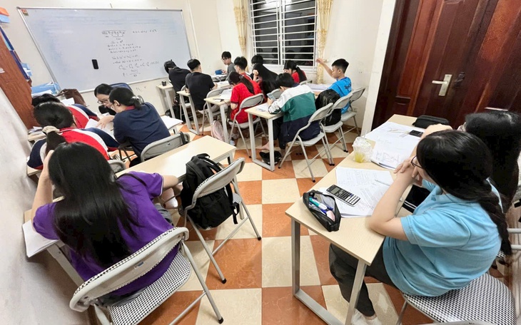 Nới quyền cho hiệu trưởng, siết trách nhiệm trong dạy thêm