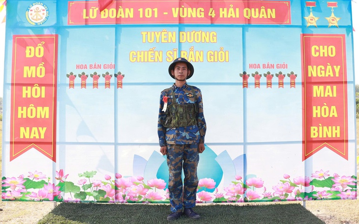 Chiến sĩ mới nén nỗi buồn ngày nhập ngũ, lập công trên thao trường