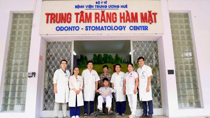 Ca phẫu thuật phức tạp cắt u ác tính cho bệnh nhân 14 tuổi- Ảnh 2.