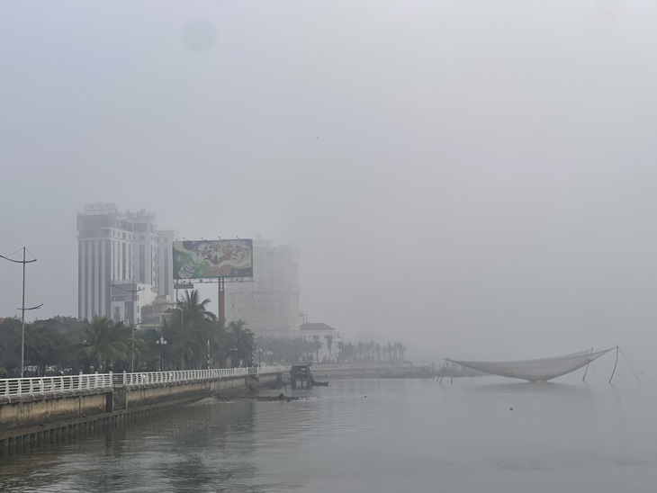 Đồng Hới chìm trong sương mù- Ảnh 7.