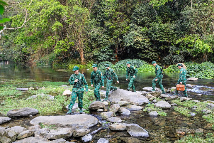 'Trạm xá di động' giữa đại ngàn biên giới- Ảnh 1.