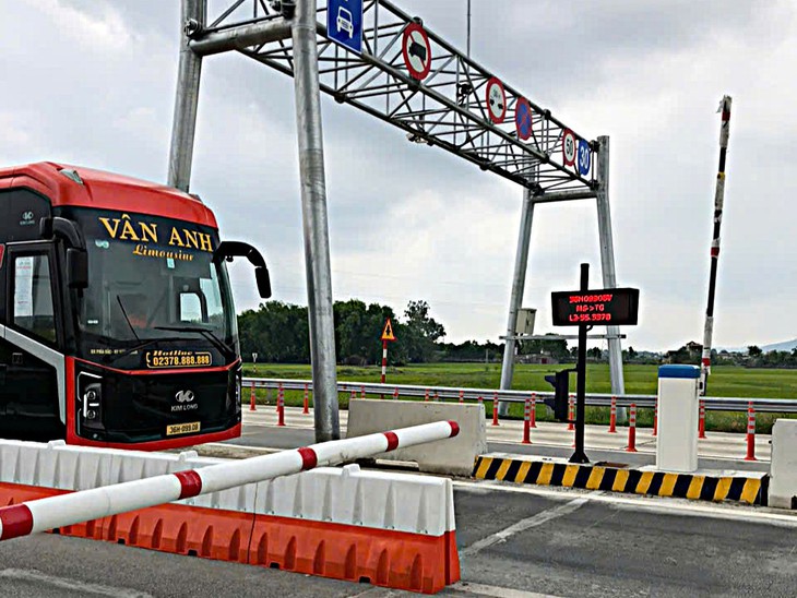 Sau 2 tháng thu phí không barie trên 5 tuyến cao tốc: Hiệu quả đến đâu?- Ảnh 2.