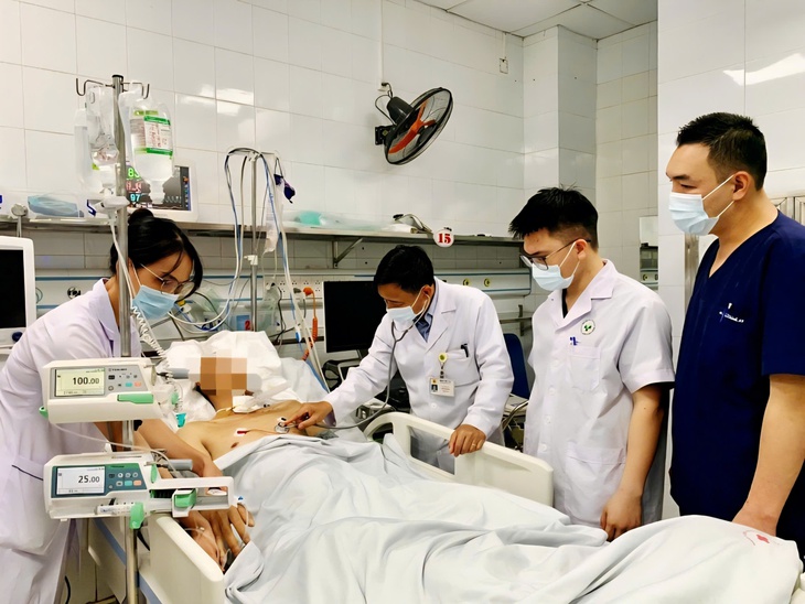 Lao động ngành y - lao động lặng thầm giữ gìn nâng niu sự sống- Ảnh 2.