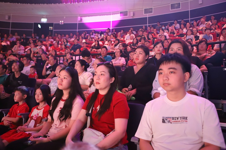 Hơn 1.500 người dân TPHCM được xem chương trình nghệ thuật tổng hợp miễn phí - Ảnh 13.
