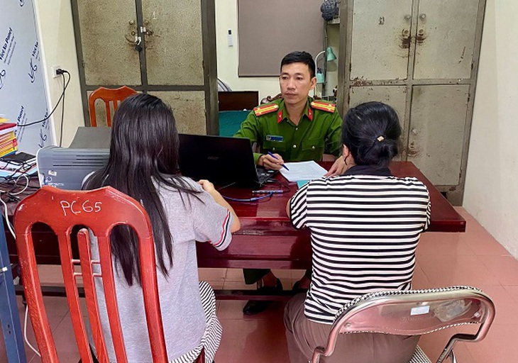 Công an xác minh vụ bé gái bị bố đánh bầm tím cơ thể ở Bắc Ninh- Ảnh 1.