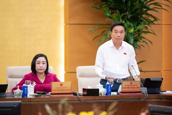 Quan tâm hơn chế độ với cán bộ cơ sở- Ảnh 1. Quan tâm hơn chế độ với cán bộ cơ sở- Ảnh 1.