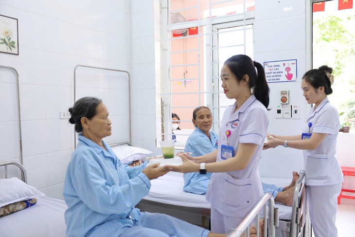 Điều dưỡng Bệnh viện YHCT Nghệ An: Những ‘mắt xích’ thầm lặng giữ lửa nghề- Ảnh 5. Điều dưỡng Bệnh viện YHCT Nghệ An: Những ‘mắt xích’ thầm lặng giữ lửa nghề- Ảnh 5.