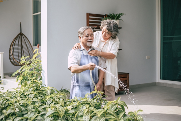 Cách giúp người cao tuổi vượt qua khủng hoảng tuổi nghỉ hưu- Ảnh 1. Cách giúp người cao tuổi vượt qua khủng hoảng tuổi nghỉ hưu- Ảnh 1.