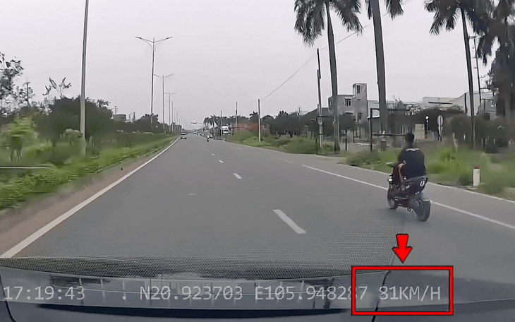 Nam sinh điều khiến xe máy điện 'vượt mặt' ô tô chạy hơn 80km/h- Ảnh 2. Nam sinh điều khiến xe máy điện 'vượt mặt' ô tô chạy hơn 80km/h- Ảnh 2.
