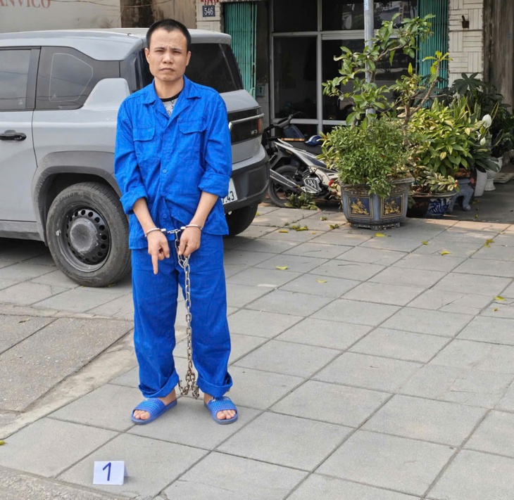 Gã thanh niên Hải Phòng thuê xe ô tô tự lái, làm giả giấy tờ rồi mang bán- Ảnh 1. Gã thanh niên Hải Phòng thuê xe ô tô tự lái, làm giả giấy tờ rồi mang bán- Ảnh 1.
