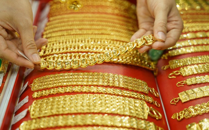 Chốt giá vàng hôm nay ngày 14/5 nằm yên nghe ngóng