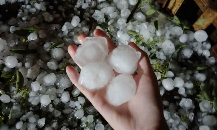 Mưa đá xối xả có xuất hiện khi miền Bắc chuyển mưa dông chiều tối nay?- Ảnh 1.