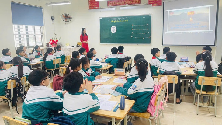 Sở GD&ĐT Hà Nội đã ra chỉ đạo, bao giờ giáo viên dạy trẻ khuyết tật thực nhận phụ cấp?- Ảnh 1.