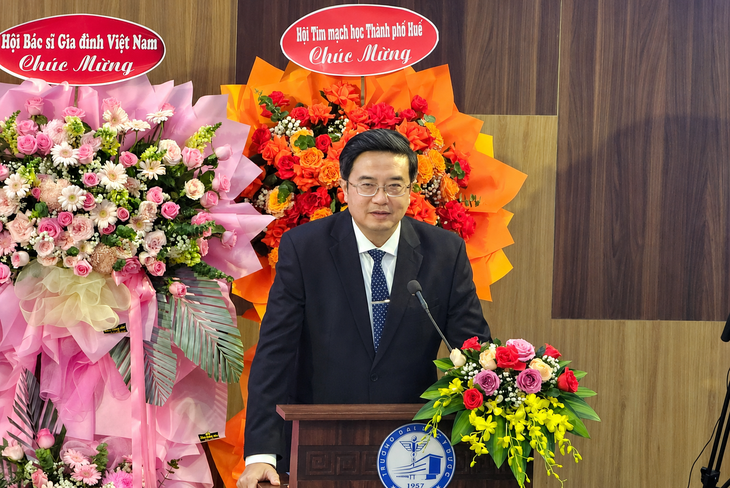 Giao quyền Giám đốc Đại học Huế cho GS.TS Nguyễn Vũ Quốc Huy- Ảnh 1. Giao quyền Giám đốc Đại học Huế cho GS.TS Nguyễn Vũ Quốc Huy- Ảnh 1.