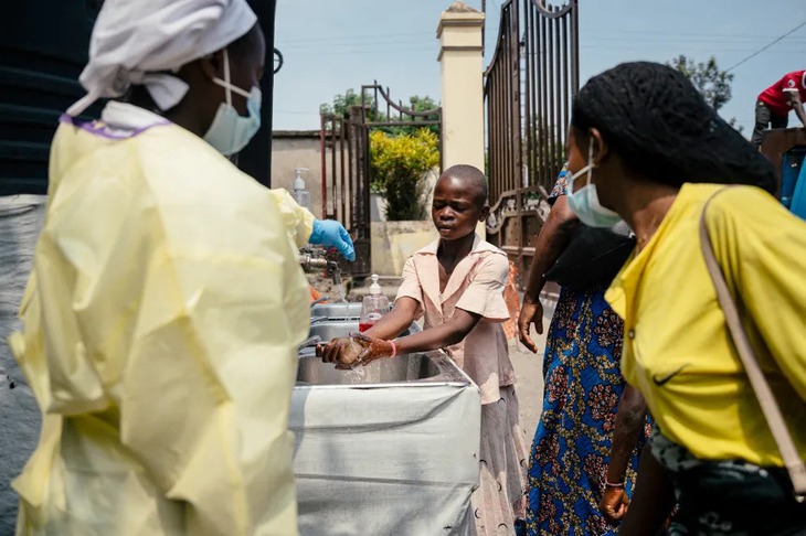 Giám đốc WHO lo ngại dịch Ebola có thể lan rộng- Ảnh 2.