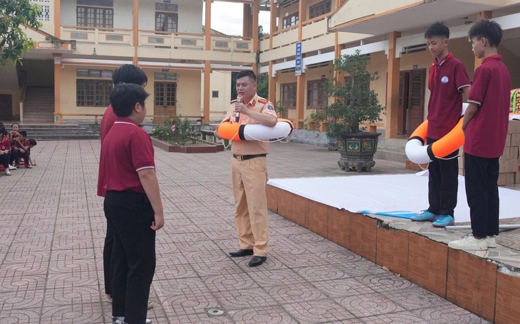 Quảng Ninh siết chặt thể thao mạo hiểm, phòng chống đuối nước dịp hè- Ảnh 2.