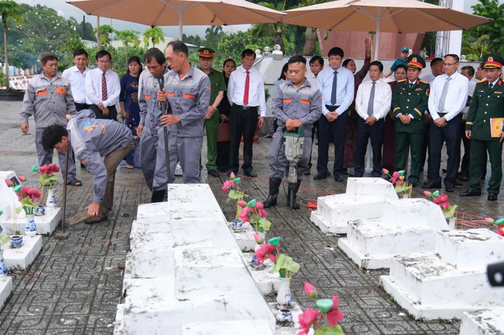 Lấy mẫu sinh phẩm hài cốt liệt sĩ chưa xác định được thông tin để trả lại tên cho các anh hùng- Ảnh 3.