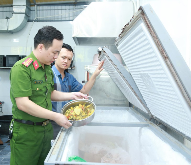 Kiểm tra hơn 1.500 cơ sở, xử phạt hơn 1,1 tỷ đồng vi phạm an toàn thực phẩm- Ảnh 3.
