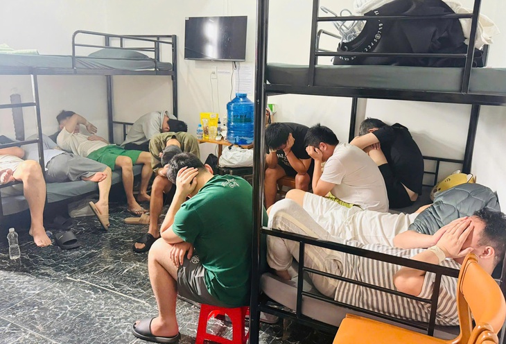 Phát hiện nhiều người nước ngoài thuê khách sạn lập 'ổ' lừa đảo công nghệ cao ở TPHCM - Ảnh 4.