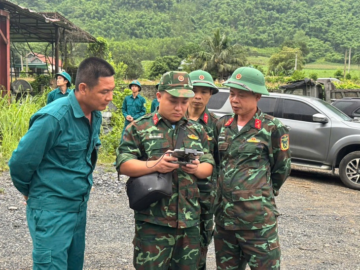 Cận cảnh hiện trường sạt tại mỏ đá ở Thanh Hoá làm 3 người tử vong- Ảnh 2.