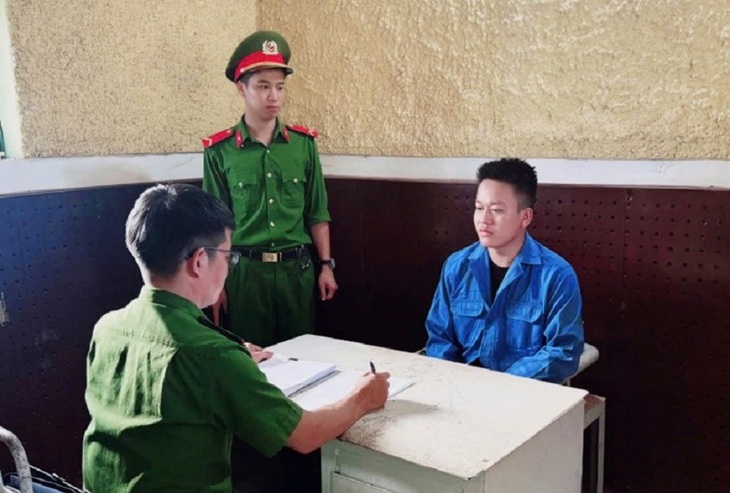 Bắt tạm giam chủ tiệm cầm đồ 25 tuổi lừa đảo hơn 10 tỷ đồng- Ảnh 1.