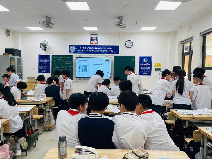 Hà Nội điều chỉnh lịch học toàn thành phố khi nắng nóng vượt ngưỡng 39 độ C- Ảnh 1.