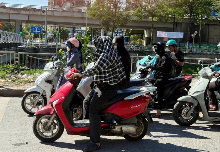 Hà Nội hôm nay có thể thiết lập kỷ lục về nhiệt độ nắng nóng- Ảnh 1.