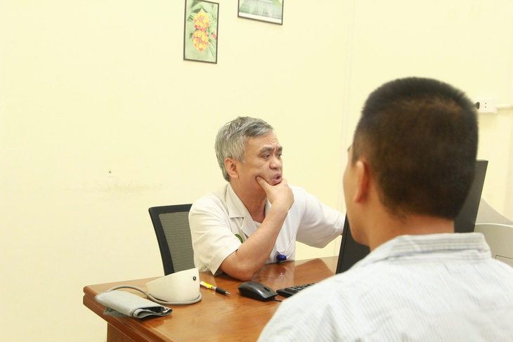 Nam sinh viên luôn tưởng tượng mình bị theo dõi sau thời gian dùng cần sa, 'cỏ Mỹ'- Ảnh 2.