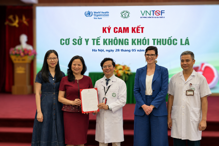 Chuyên gia nói gì về đề xuất cấm người sinh từ năm 2010 hút thuốc?- Ảnh 1. Chuyên gia nói gì về đề xuất cấm người sinh từ năm 2010 hút thuốc?- Ảnh 1.