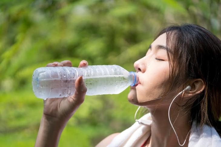 3 sai lầm khi uống nước giải nhiệt ai cũng có thể mắc phải- Ảnh 3. 3 sai lầm khi uống nước giải nhiệt ai cũng có thể mắc phải- Ảnh 3.