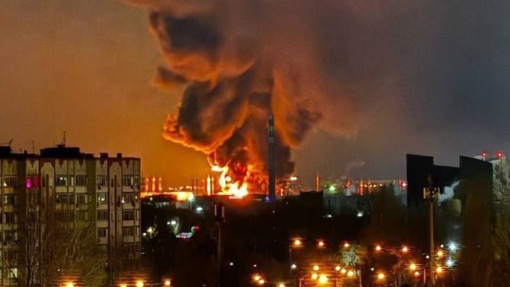 Tấn công dầu mỏ Nga, Ukraine đối mặt với hệ quả không ngờ tới- Ảnh 3.
