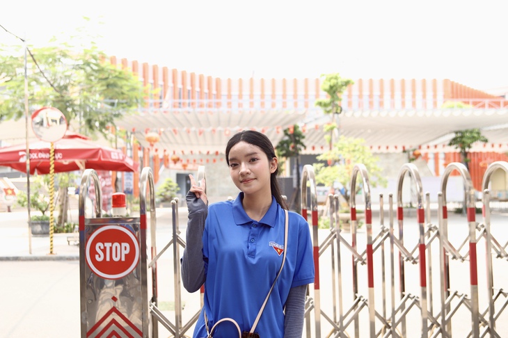 Chuyện những sĩ tử cũ tiếp sức sĩ tử mới tại kỳ thi vào lớp 10 ở Hà Nội- Ảnh 4. Chuyện những sĩ tử cũ tiếp sức sĩ tử mới tại kỳ thi vào lớp 10 ở Hà Nội- Ảnh 4.