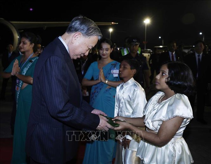 Tổng Bí thư, Chủ tịch nước Tô Lâm bắt đầu thăm cấp Nhà nước Cộng hòa xã hội chủ nghĩa dân chủ Sri Lanka- Ảnh 5. Tổng Bí thư, Chủ tịch nước Tô Lâm bắt đầu thăm cấp Nhà nước Cộng hòa xã hội chủ nghĩa dân chủ Sri Lanka- Ảnh 5.