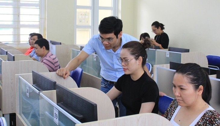 Bộ Nội vụ giải đáp thẩm quyền xét thăng hạng chức danh nghề nghiệp viên chức- Ảnh 1.