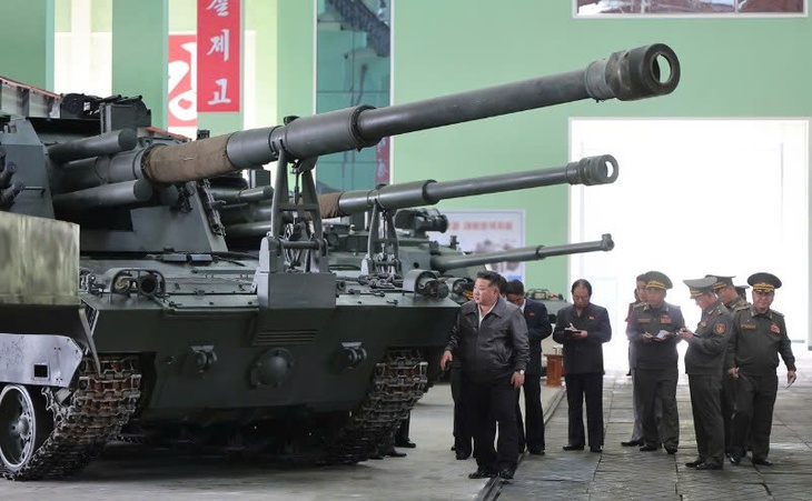 Pháo tự hành Juche-107 của Triều Tiên có thể vươn tới Seoul- Ảnh 1. Pháo tự hành Juche-107 của Triều Tiên có thể vươn tới Seoul- Ảnh 1.