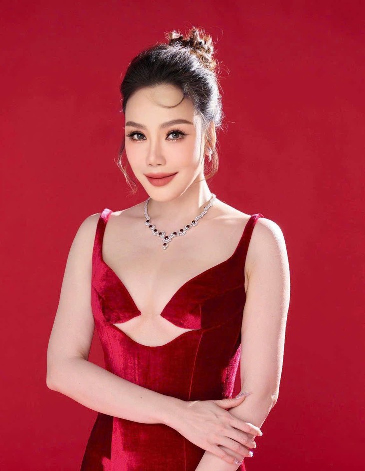 Hồ Quỳnh Hương bất ngờ tái xuất sau thời gian dài vắng bóng- Ảnh 1.