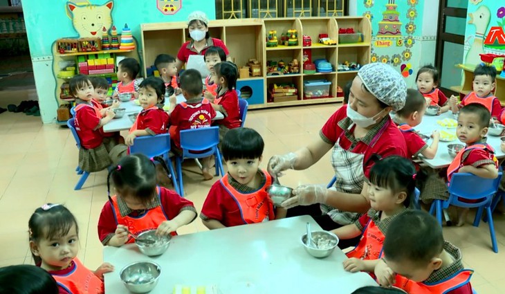 Siết chặt quản lý an toàn thực phẩm trường học: Không để thực phẩm bẩn len lỏi vào bữa ăn bán trú- Ảnh 1.