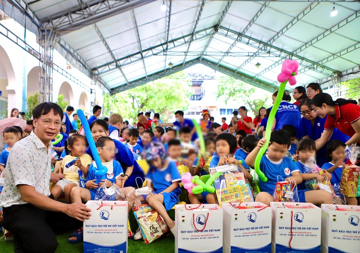 Trao yêu thương, tiếp nghị lực cho trẻ em khuyết tật nhân ngày Quốc tế Thiếu nhi 1/6- Ảnh 9.
