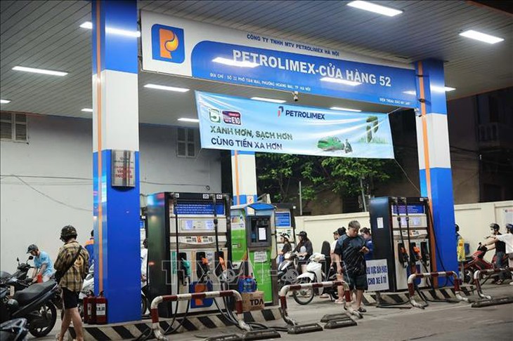 Hà Nội trước thời điểm chuyển đổi xăng E10- Ảnh 3. Hà Nội trước thời điểm chuyển đổi xăng E10- Ảnh 3.