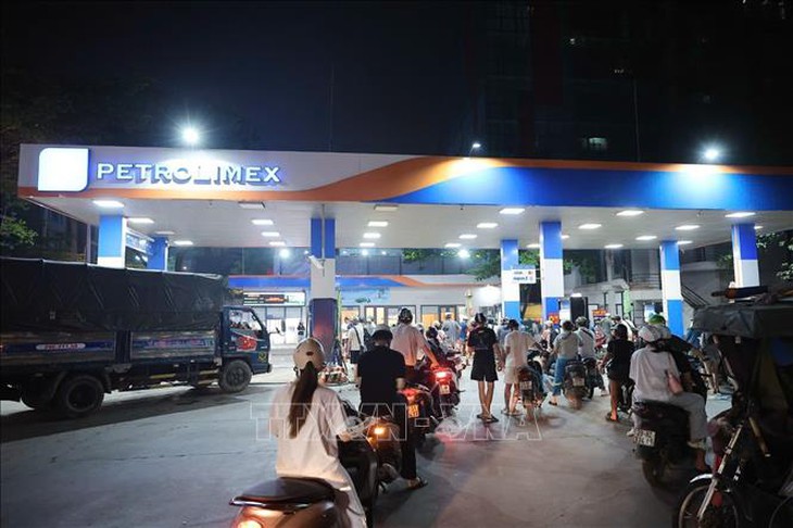 Hà Nội trước thời điểm chuyển đổi xăng E10- Ảnh 4. Hà Nội trước thời điểm chuyển đổi xăng E10- Ảnh 4.