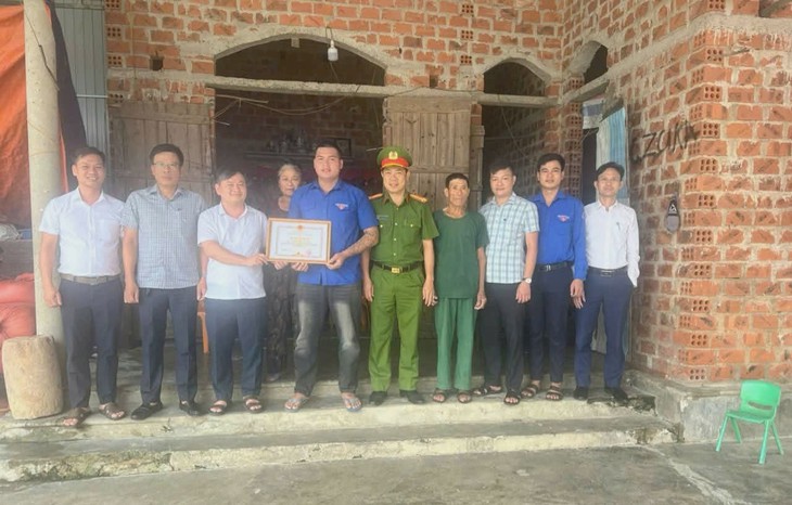 Tuyên dương thanh niên dũng cảm cứu 2 người đuối nước- Ảnh 1.