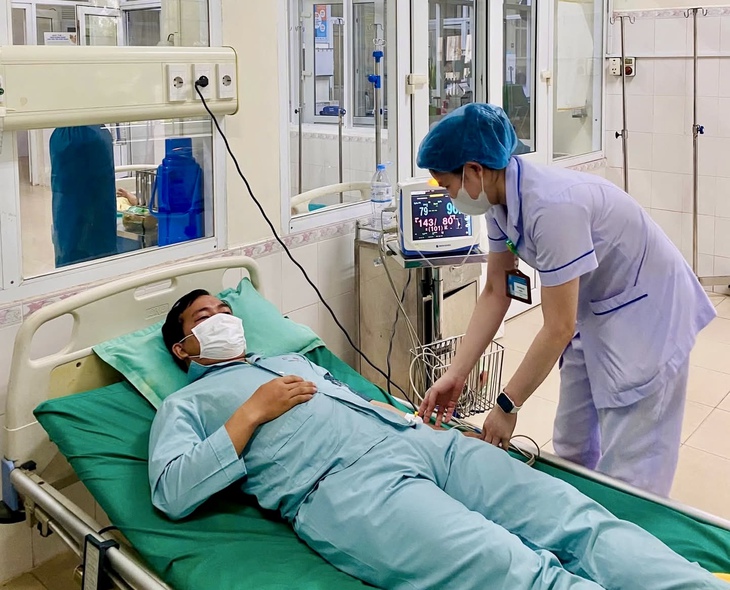 Người đàn ông nguy kịch vì ăn cá nóc- Ảnh 1.