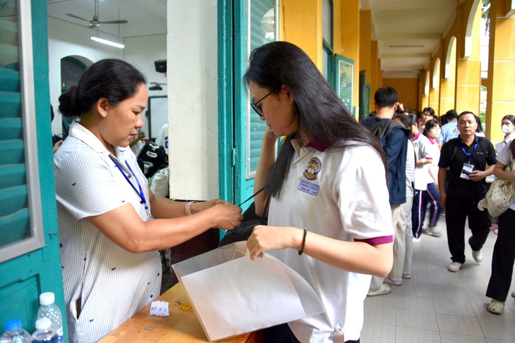 Hơn 142.000 thí sinh tại TPHCM sẵn sàng bước vào kỳ thi tốt nghiệp THPT- Ảnh 2.