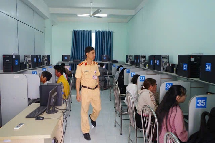 Đề xuất tăng mạnh câu hỏi thi lý thuyết cấp giấy phép lái xe, chống học mẹo- Ảnh 1.