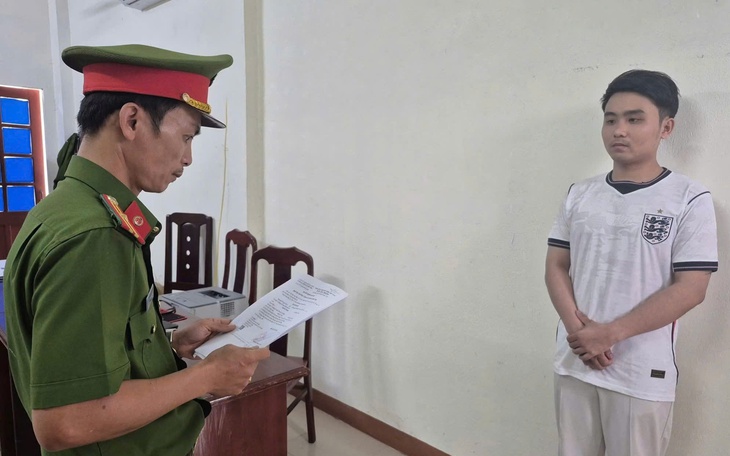 Khởi tố 8 đối tượng trong vụ đánh bạc trên đồi quế - Ảnh 3.
