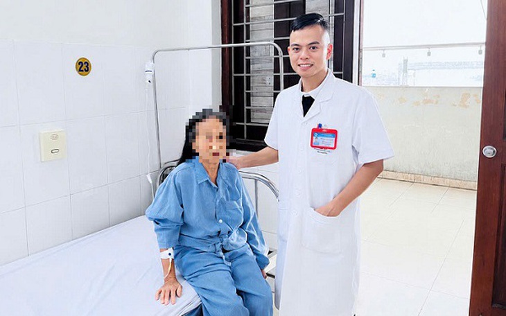 Viên sỏi 'khủng' trong bàng quang cậu bé 12 tuổi- Ảnh 3.