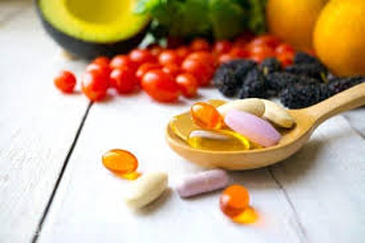 Thời điểm đúng khi uống các loại vitamin  - Ảnh 1.