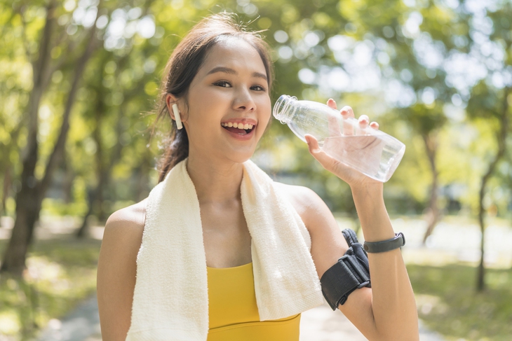 Liệu pháp bù nước chuẩn khoa học để thận khỏe mạnh - Ảnh 1.
