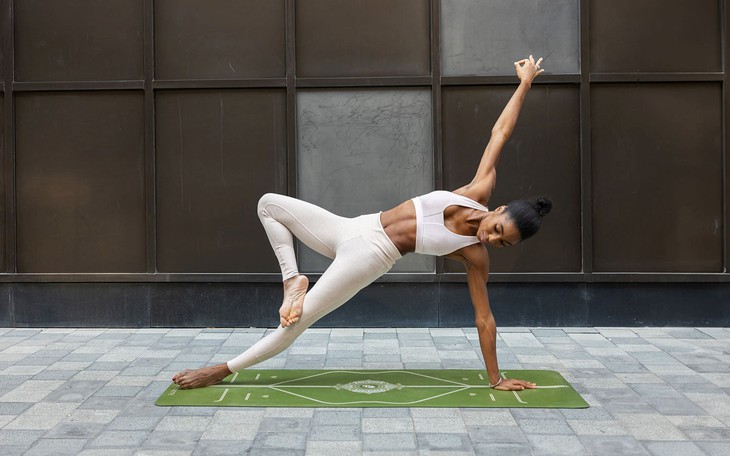 5 tư thế yoga mà mọi phụ nữ nên tập luyện hàng ngày - Ảnh 3.