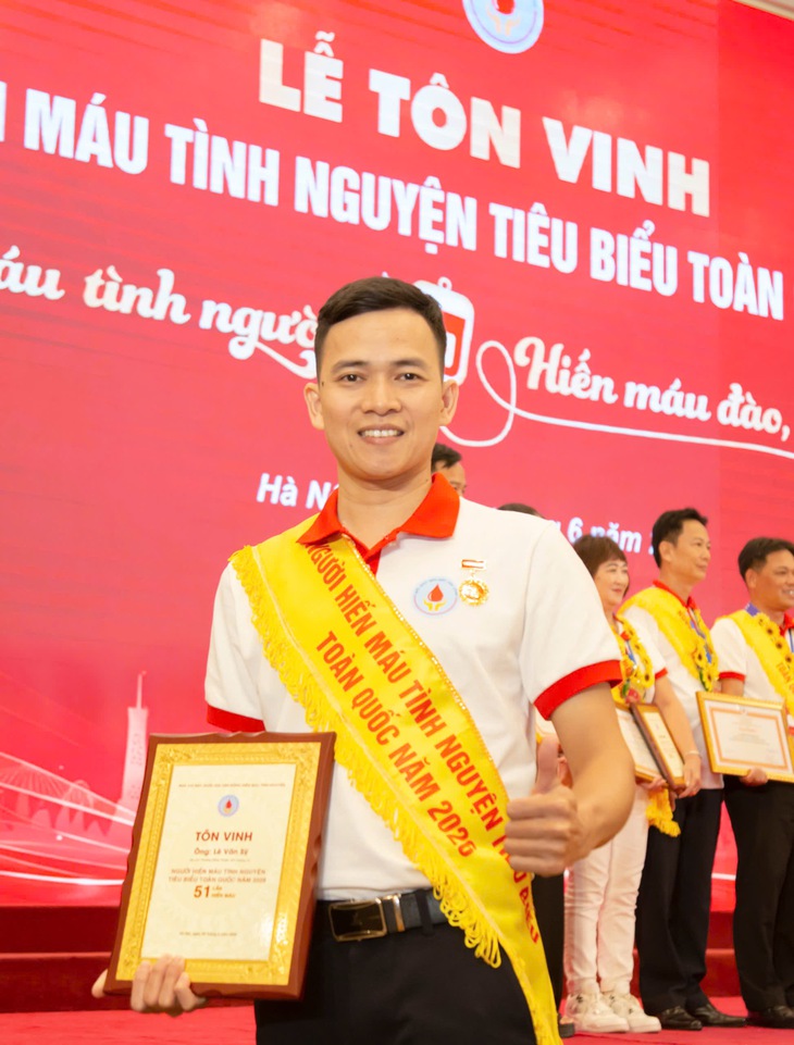 Hành trình hơn 50 lần hiến máu của người 'luân chuyển dòng máu' - Ảnh 2.